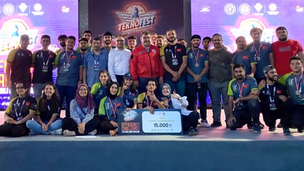 Selçuk Üniversitesi Elektrikli Aracı, TEKNOFEST'te Görsel Tasarım Ödülü’nün sahibi oldu